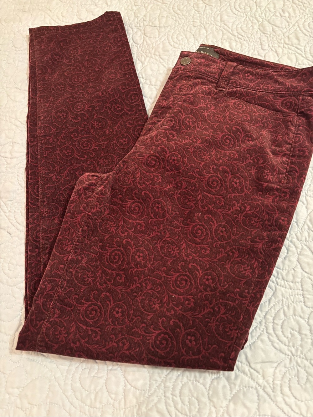 Talbots Stretchy Burgundy Floral-Pattern Jeans- size 8